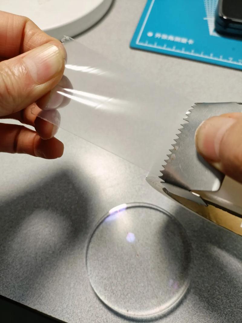 輕松保養(yǎng)鏡片 免劃傷、防脫膜、防跑軸全攻略